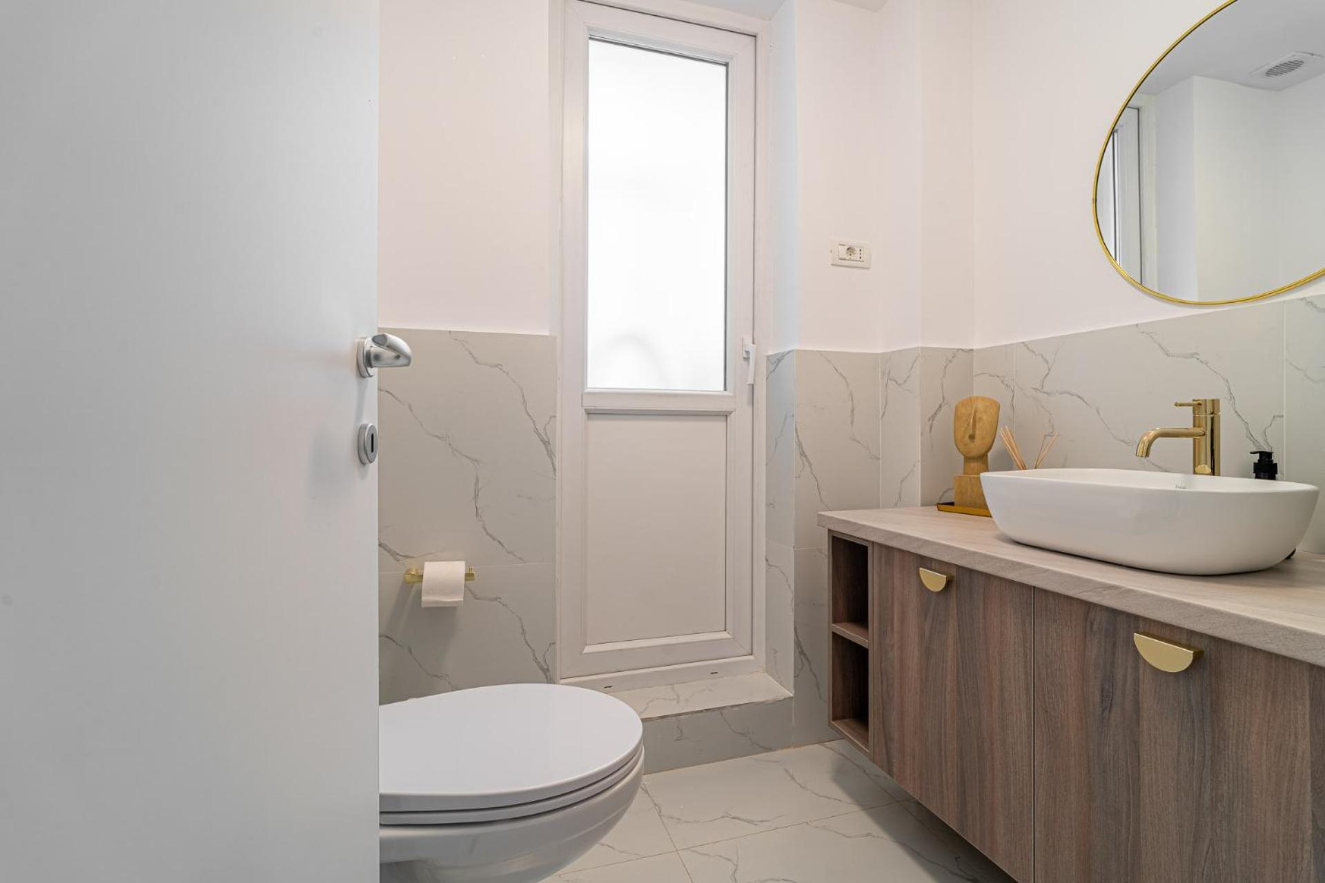 Loggia & Luxe 5Br Penthouse In Universitatii Area Bucareste Exterior foto