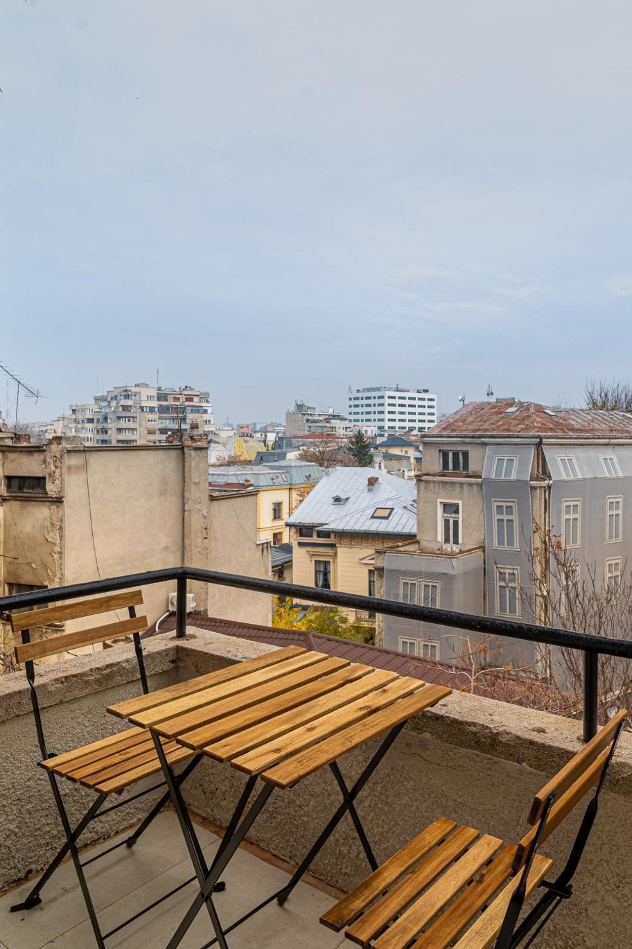 Loggia & Luxe 5Br Penthouse In Universitatii Area Bucareste Exterior foto