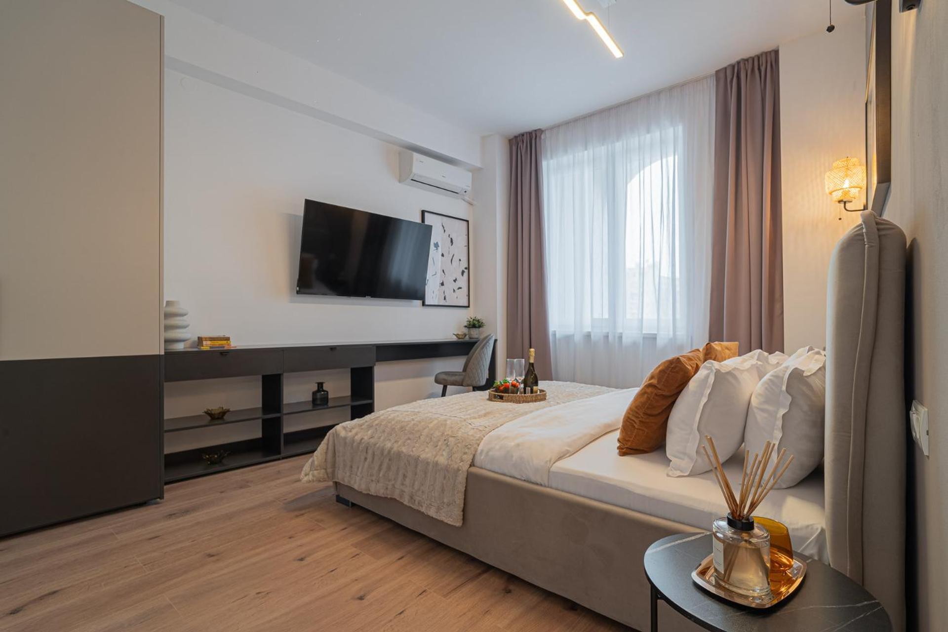 Loggia & Luxe 5Br Penthouse In Universitatii Area Bucareste Exterior foto