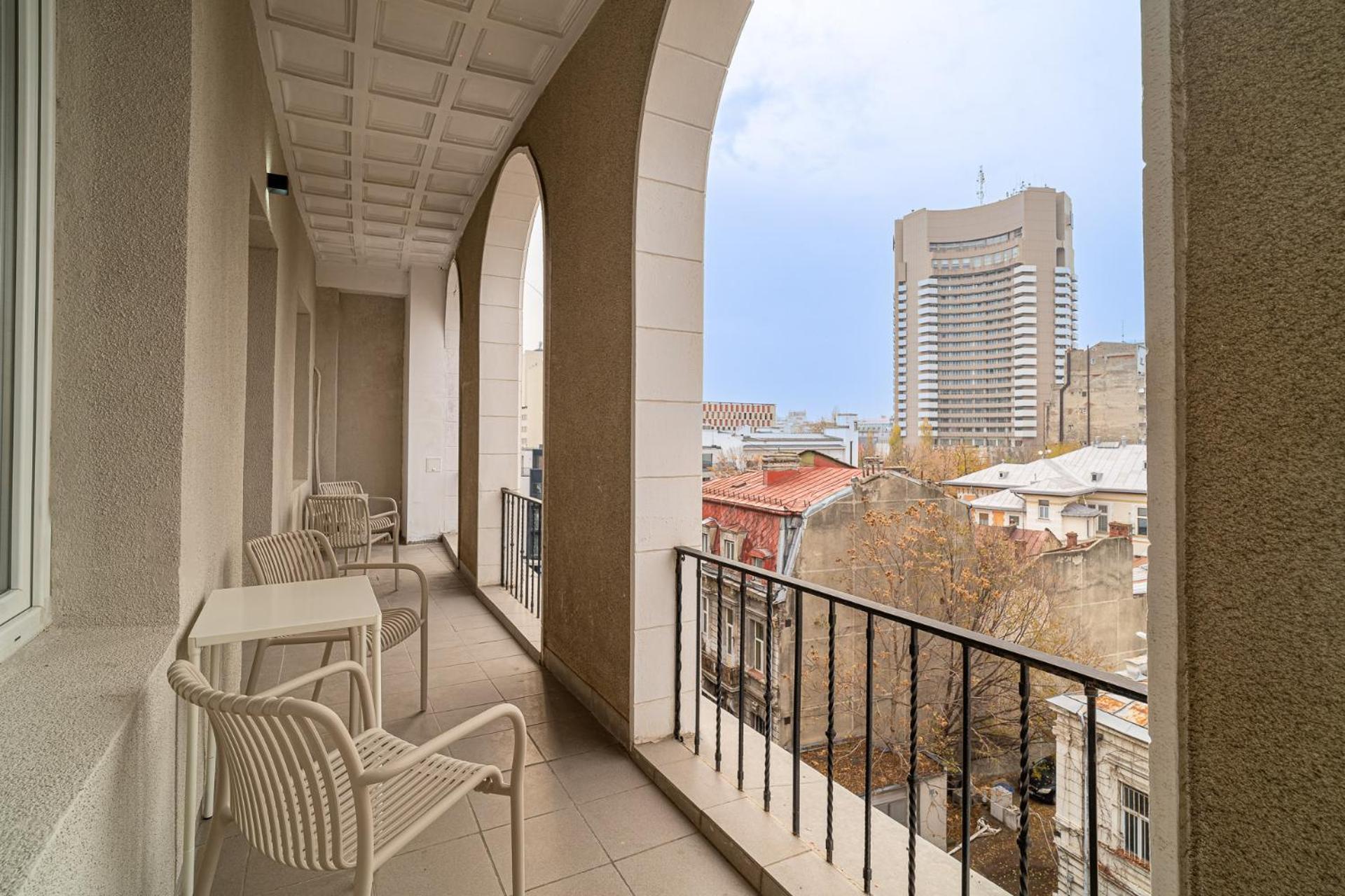 Loggia & Luxe 5Br Penthouse In Universitatii Area Bucareste Exterior foto
