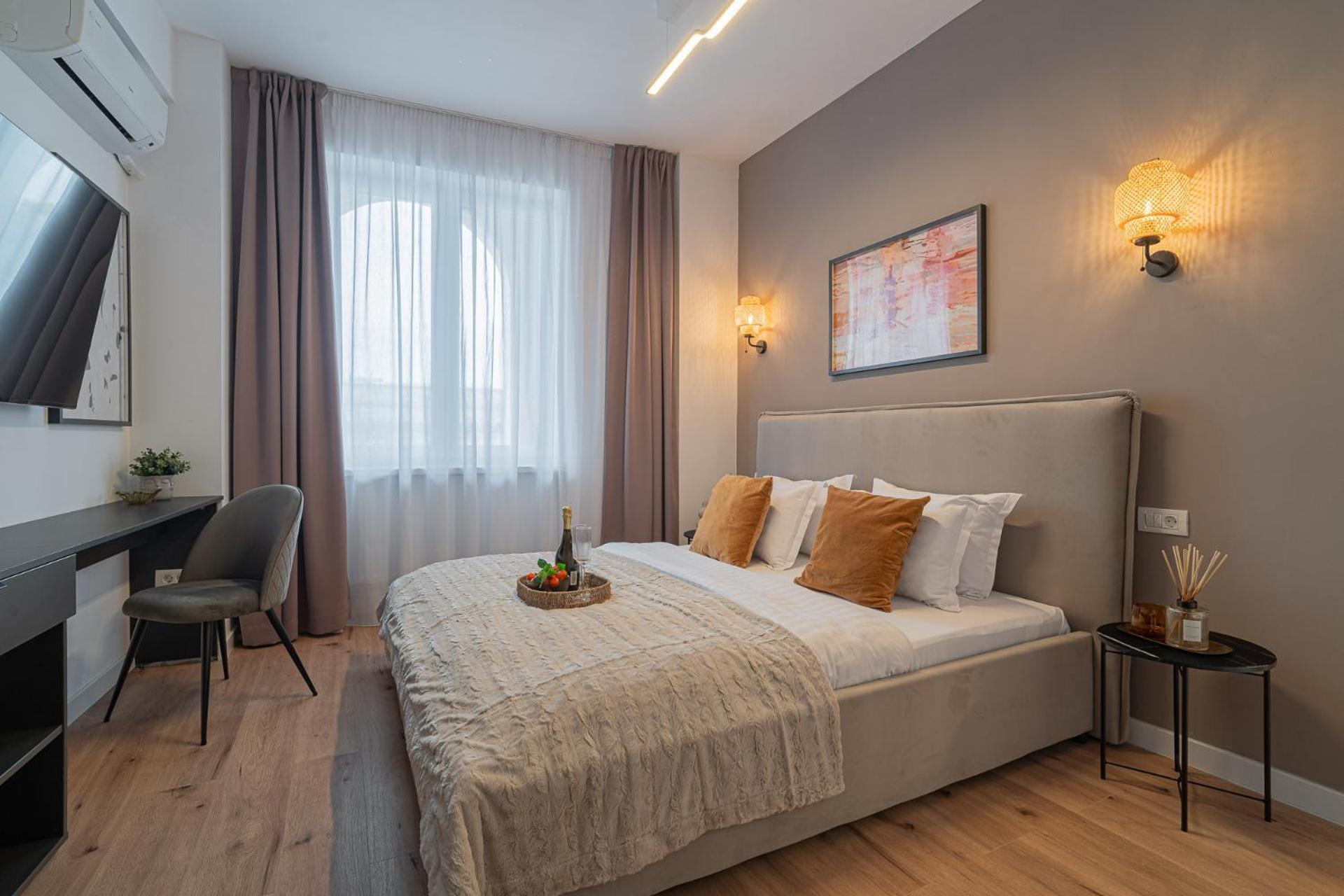 Loggia & Luxe 5Br Penthouse In Universitatii Area Bucareste Exterior foto